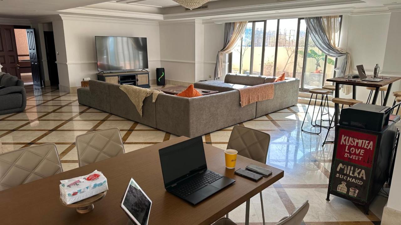 Neyar Beach Vibes - The Penthouse Hostel Dubai Luaran gambar