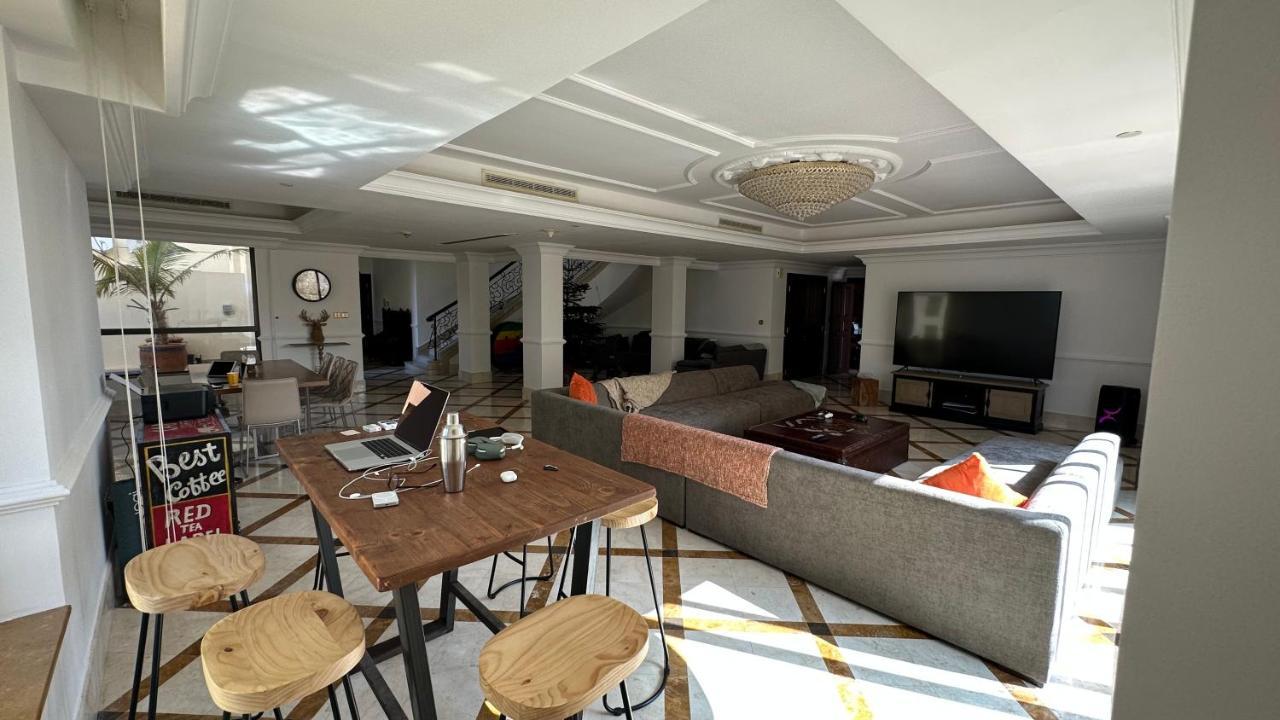 Neyar Beach Vibes - The Penthouse Hostel Dubai Luaran gambar